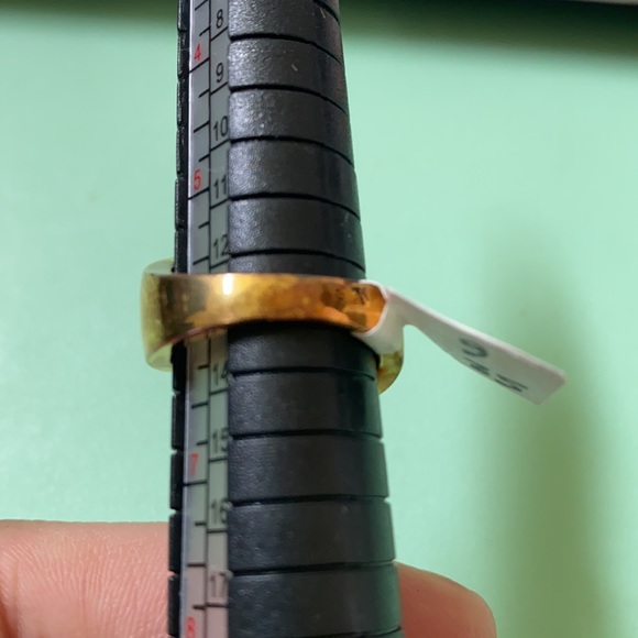 ✨Yellow GoldTone Elegant Ring✨LAST ONE IN STOCK✨ - Picture 13 of 15